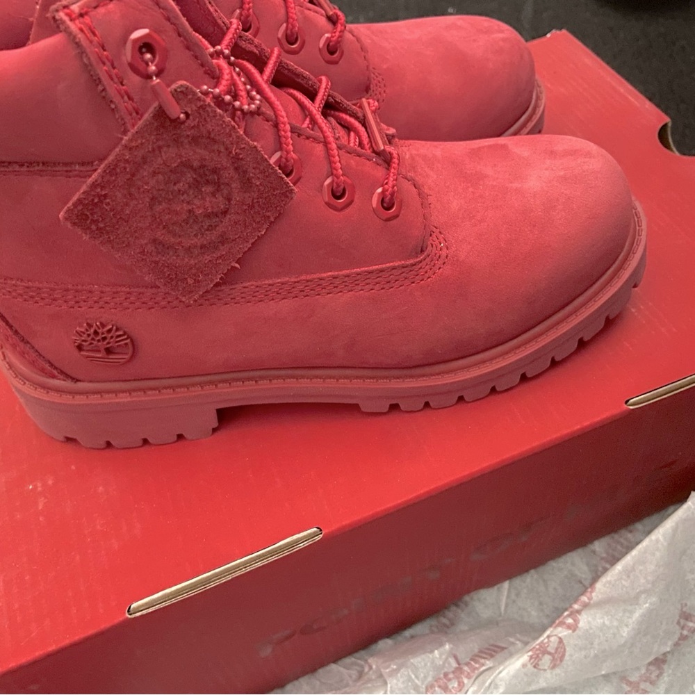 SOLD‼️‼️‼️ Kids Light Red Timberland Boots